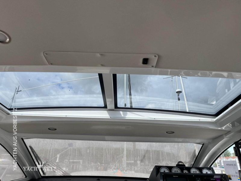 Sealine C330