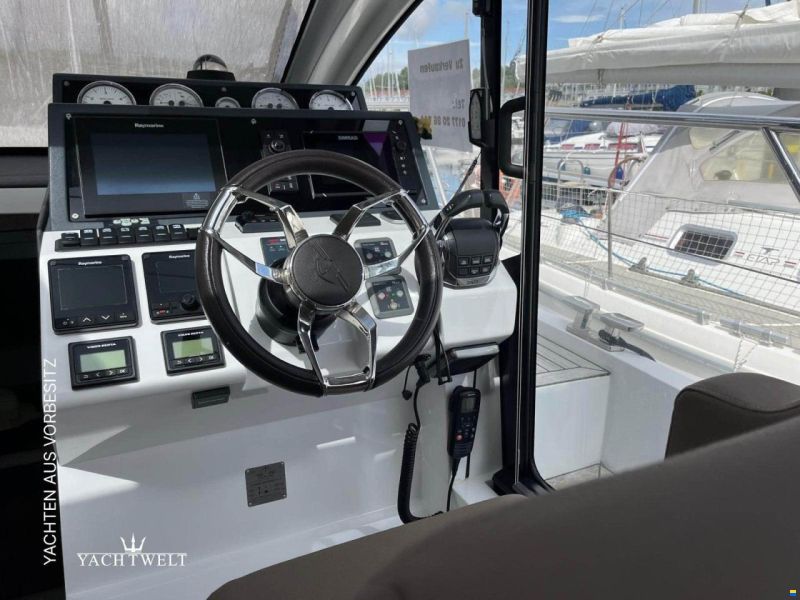 Sealine C330