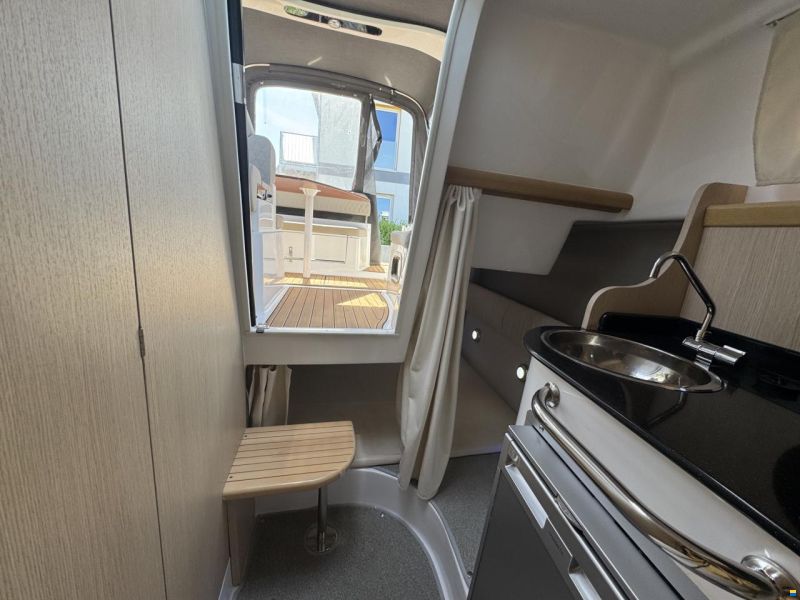 Saver 690 Cabin
