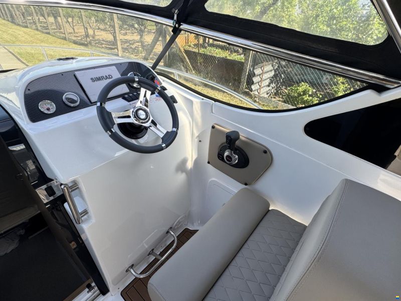 Saver 690 Cabin