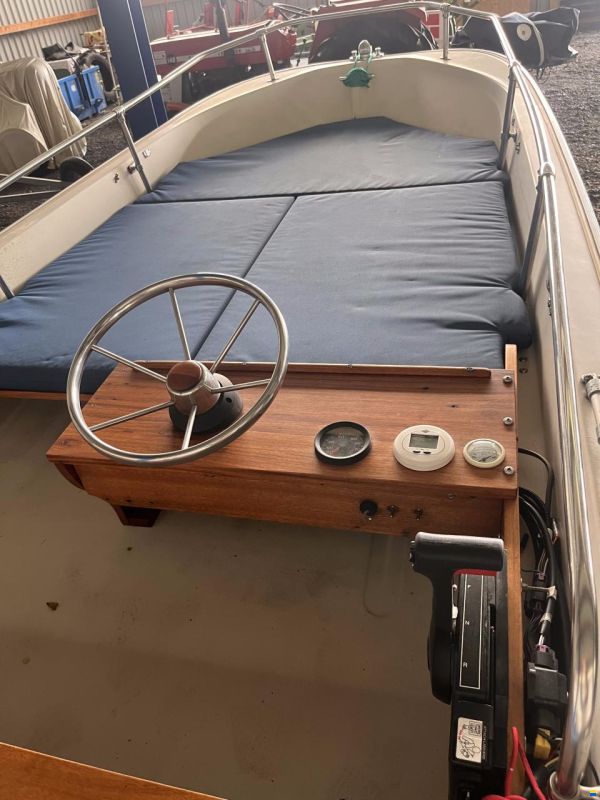 Boston Whaler 15`3 Sport