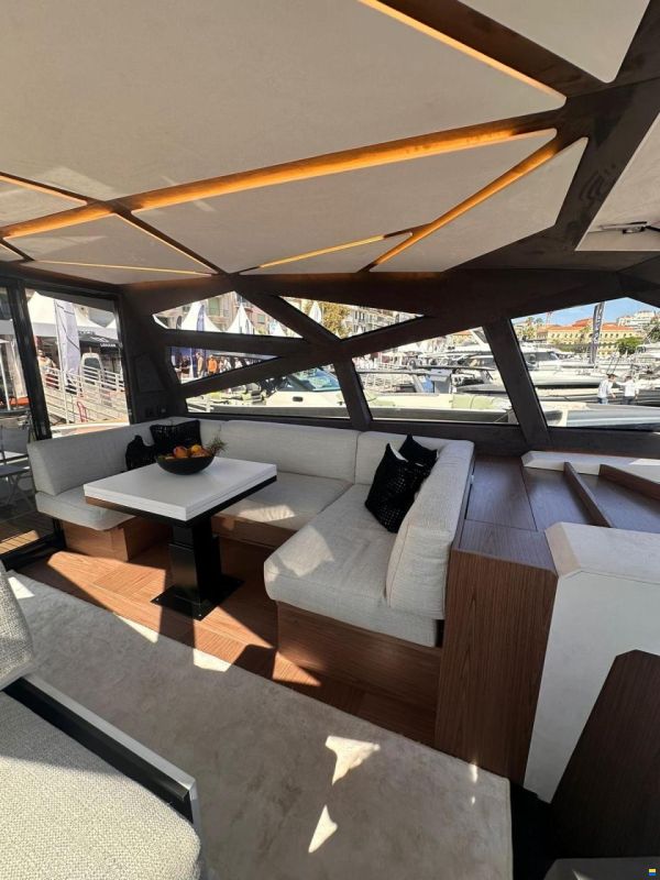 Evo Yachts R+ 58 R6