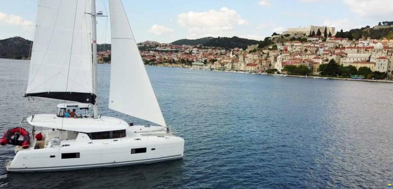 Lagoon 42