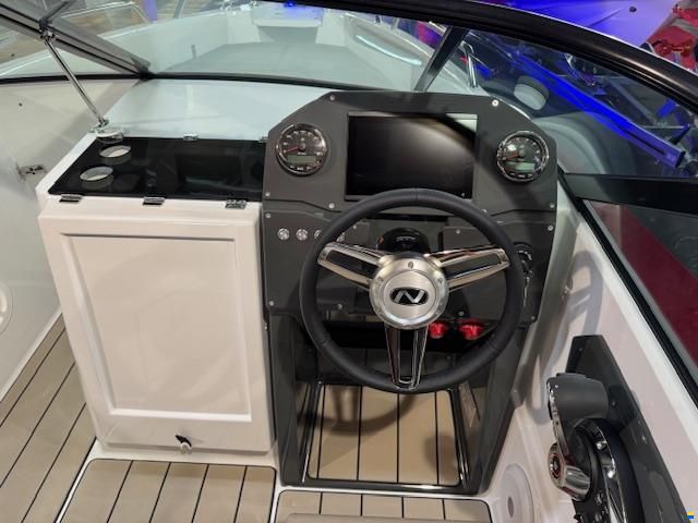 Nordkapp Avant 605 + Mercury Racing R150L V6
