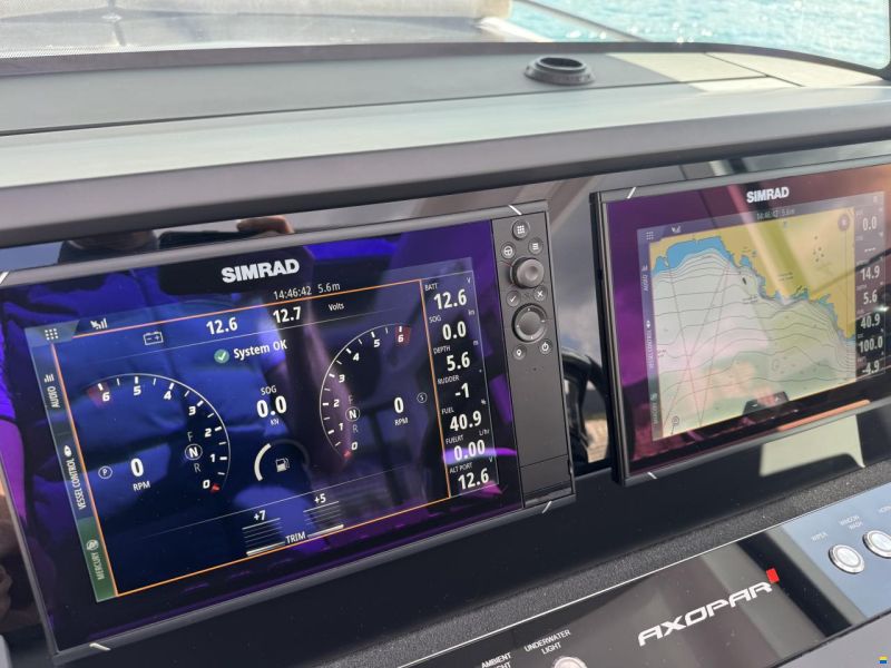 Axopar 37 Cross Cabin