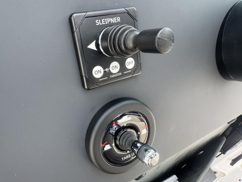 Axopar 37 Cross Cabin
