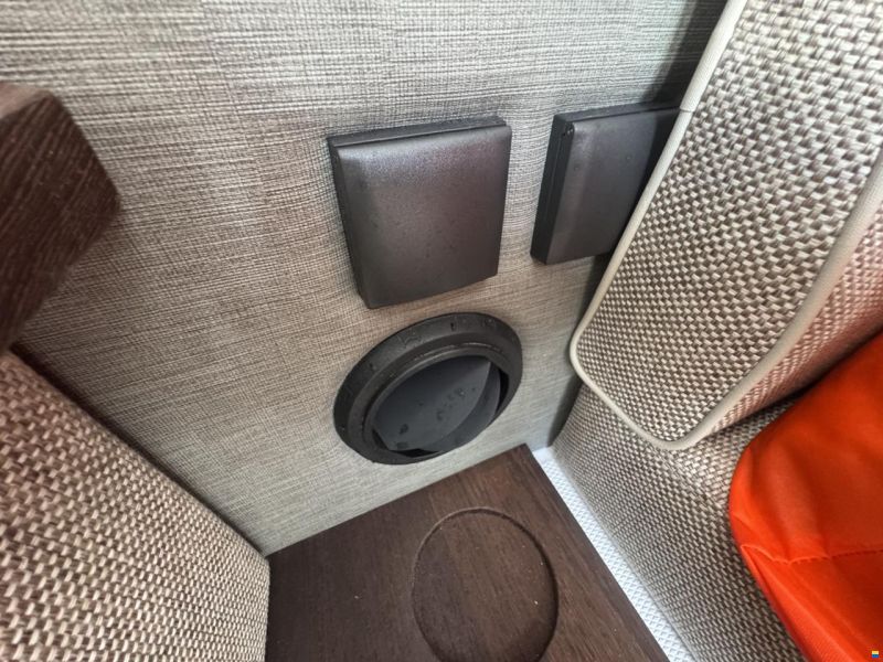 Axopar 37 Cross Cabin