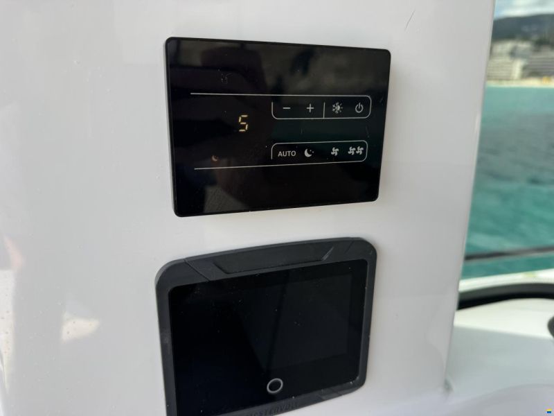 Axopar 37 Cross Cabin