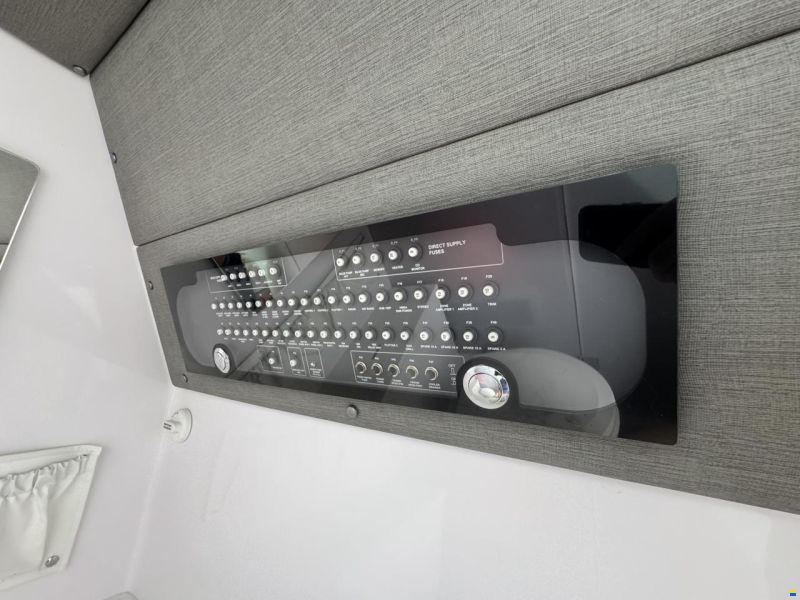 Axopar 37 Cross Cabin