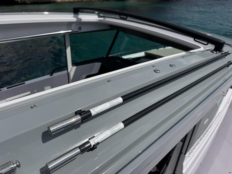 Axopar 37 Cross Cabin