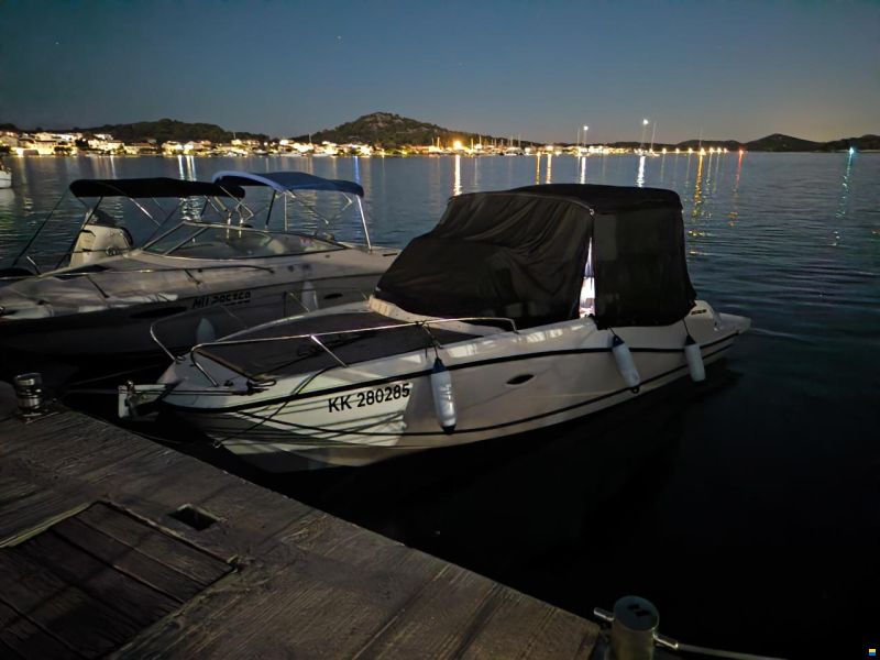 Quicksilver 675 Activ Sundeck