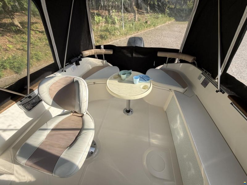 Quicksilver Active 470 Cabin