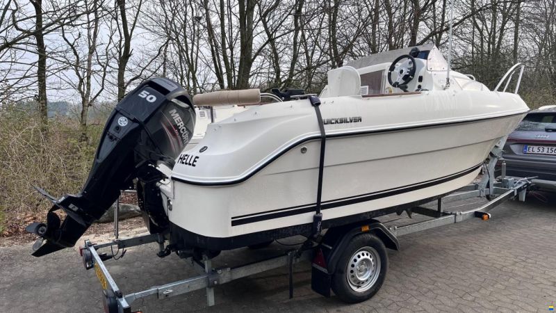 Quicksilver Active 470 Cabin