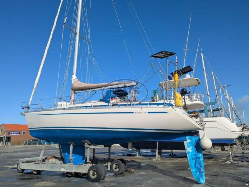 Bavaria 38