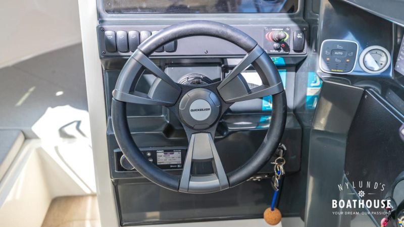 Quicksilver Activ 675 Weekend