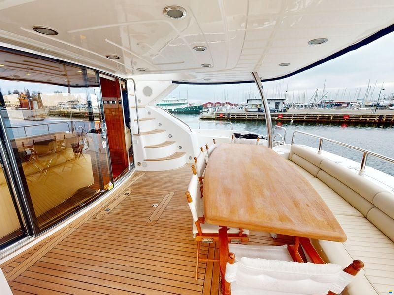 Sunseeker 88 Yacht