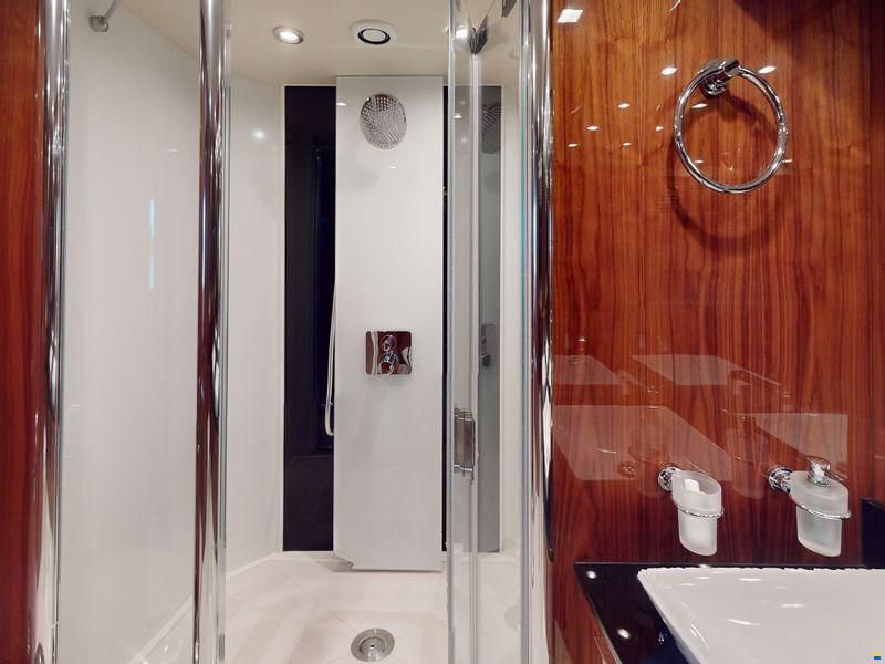 Sunseeker 88 Yacht