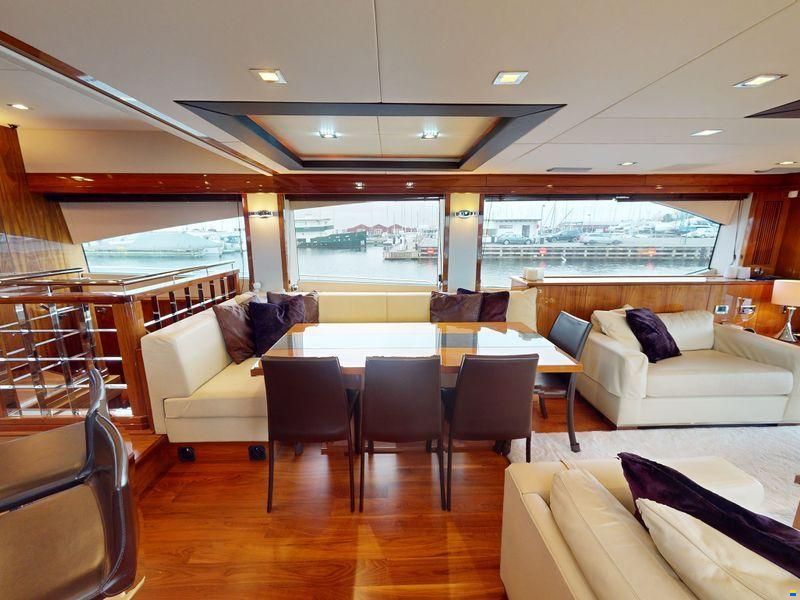 Sunseeker 88 Yacht