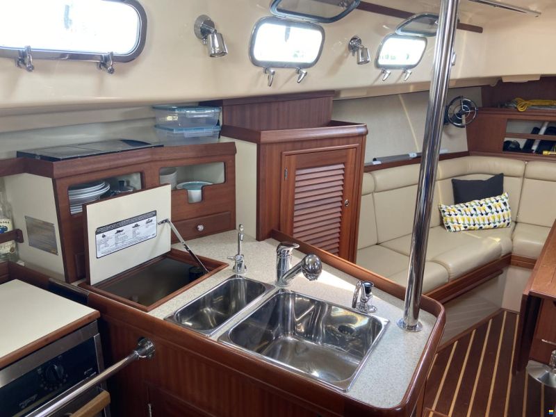 Island Packet Estero