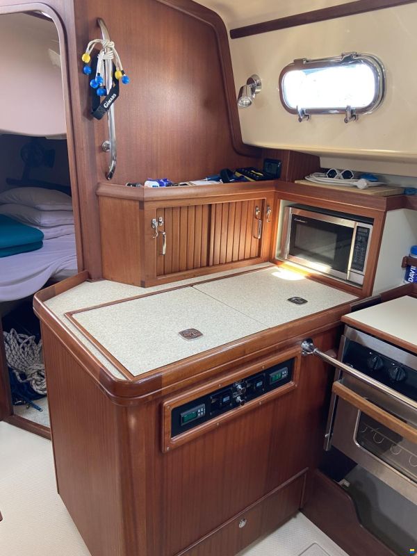 Island Packet Estero