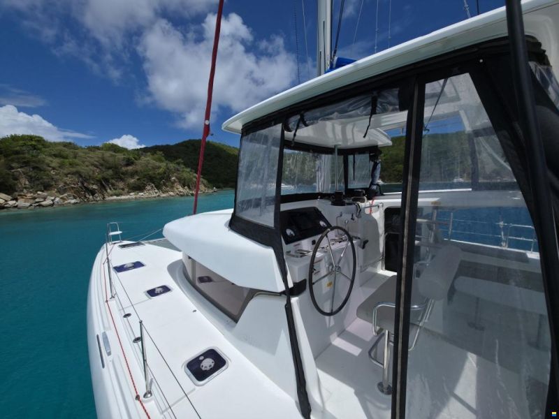 Lagoon 42