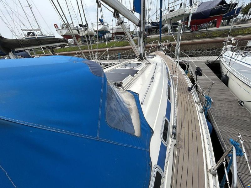 Bavaria 37