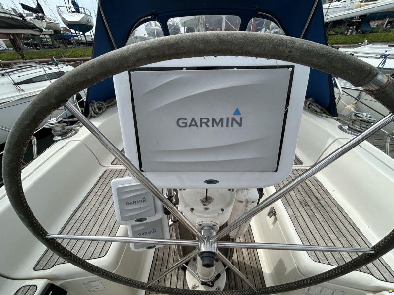 Bavaria 37