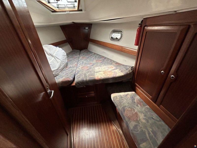 Bavaria 37