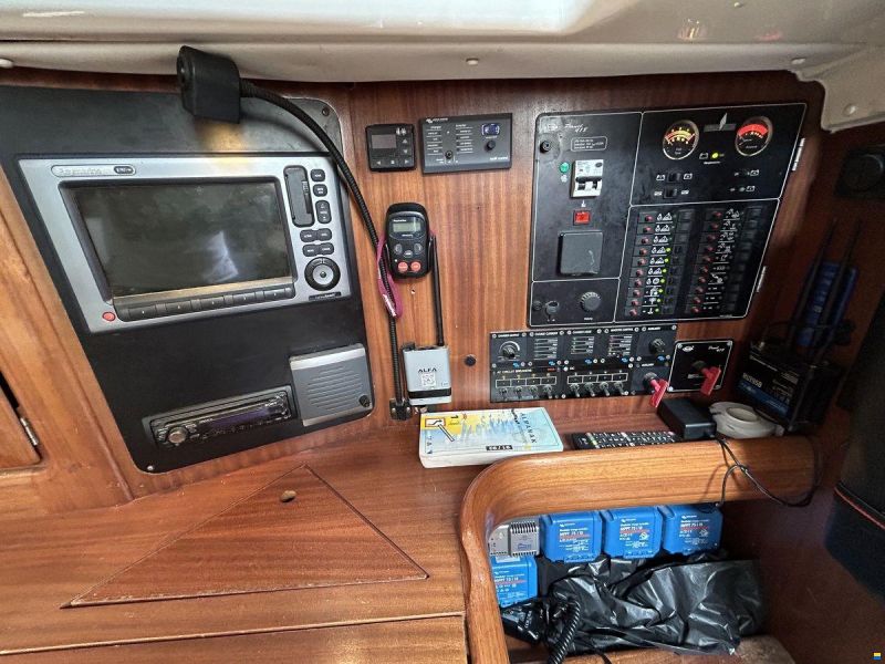 Bavaria 37