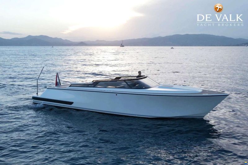 Reborn 40 R Cabin