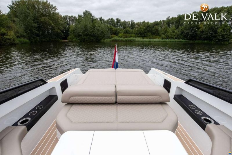 Reborn 40 R Cabin