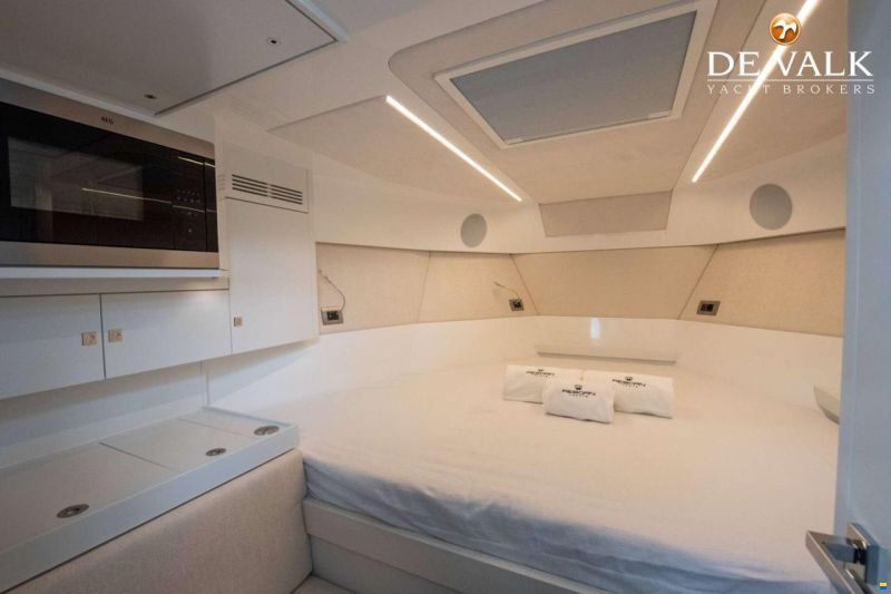 Reborn 40 R Cabin