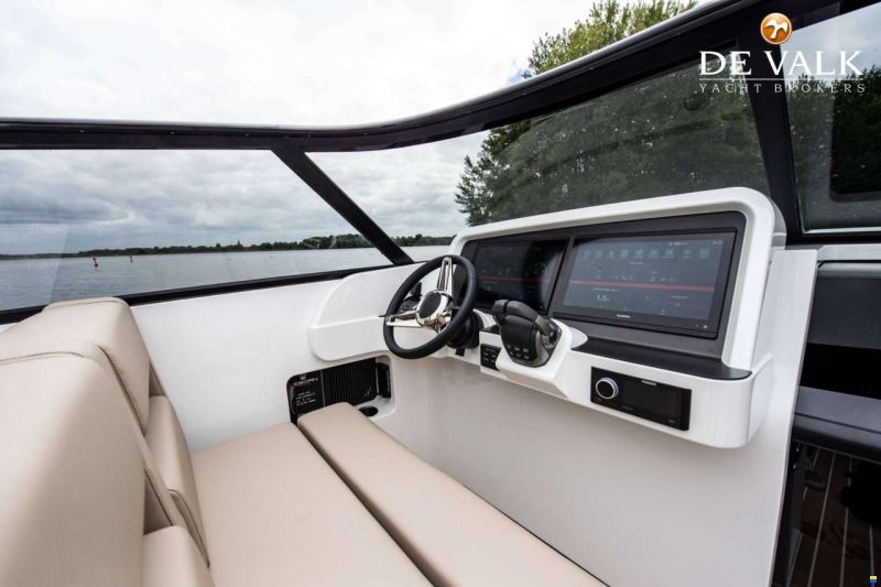 Reborn 40 R Cabin