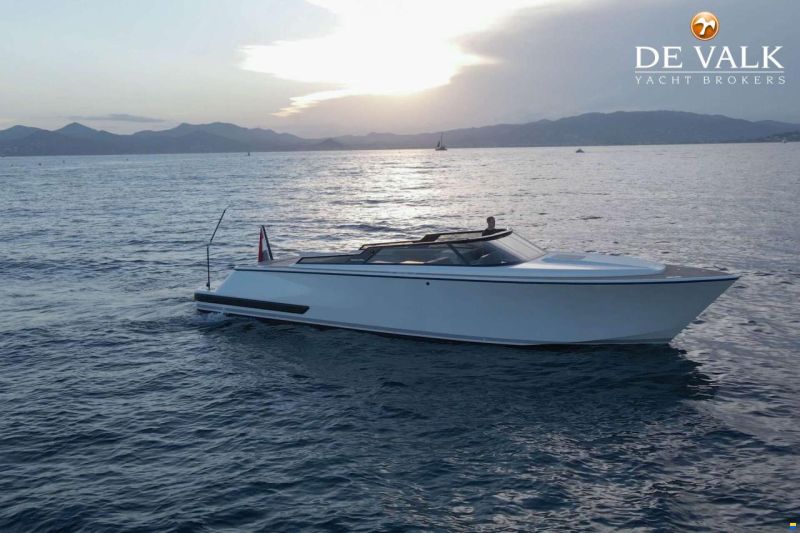 Reborn 40 R Cabin