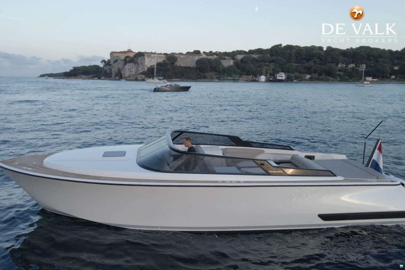 Reborn 40 R Cabin