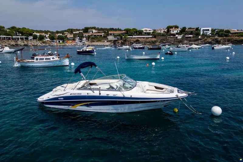 Four Winns H260