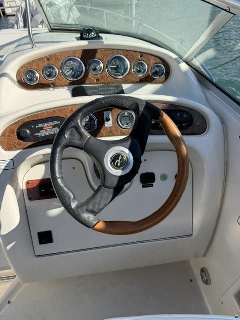 Sea Ray 240 DA