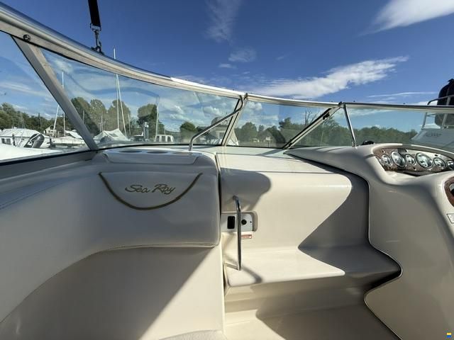 Sea Ray 240 DA
