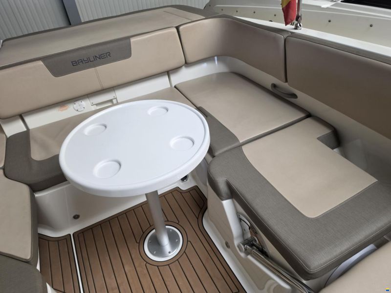 Bayliner VR6