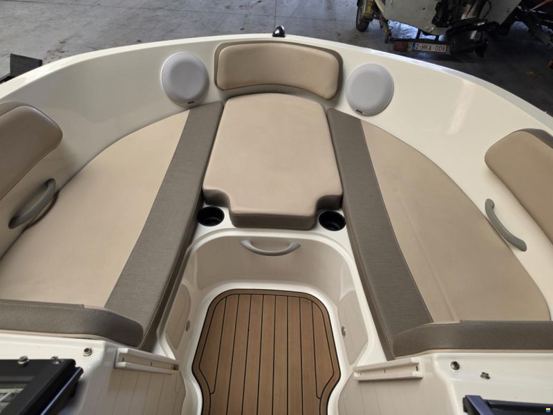 Bayliner VR6