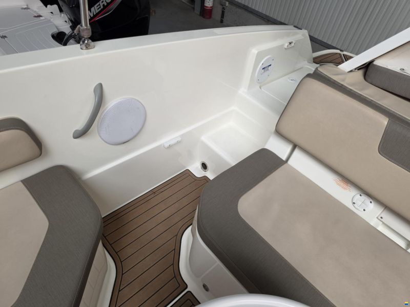 Bayliner VR6