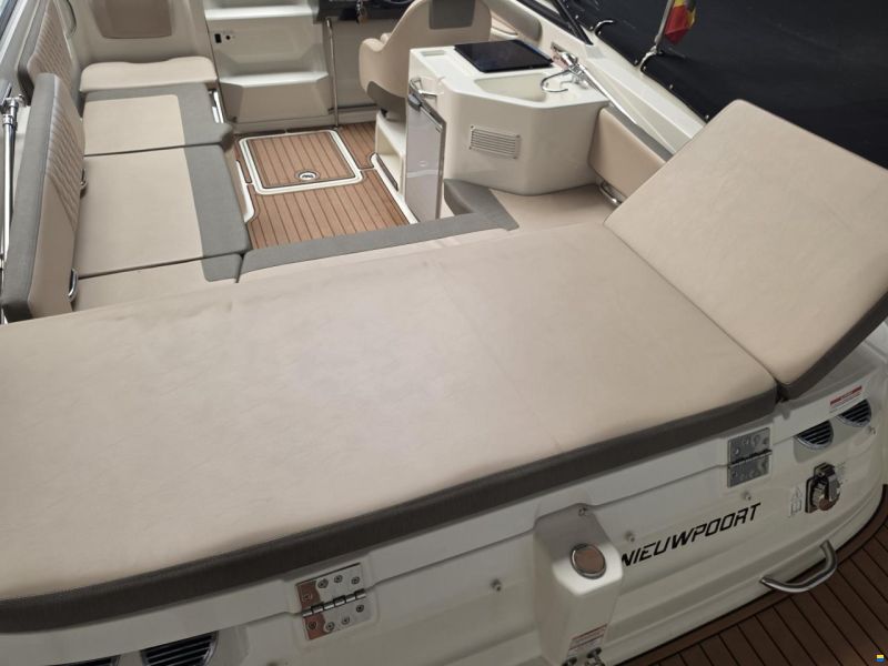 Bayliner VR6 cuddy