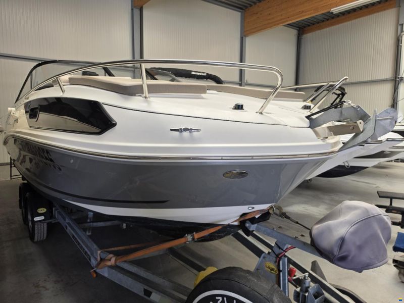 Bayliner VR6 cuddy