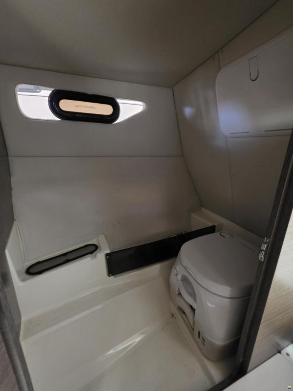 Bayliner VR6 cuddy