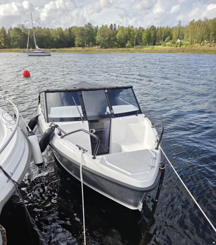 Falcon Boats BR 6