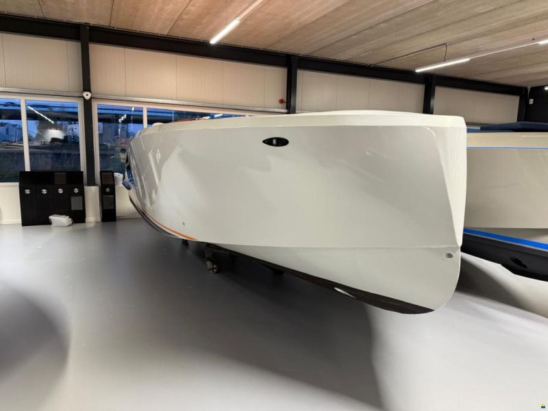Admiraal Luxury Alu'tender 77