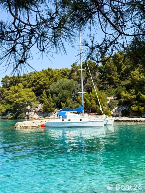 Outremer Danson 45 | Dive Compressor | Lithium |