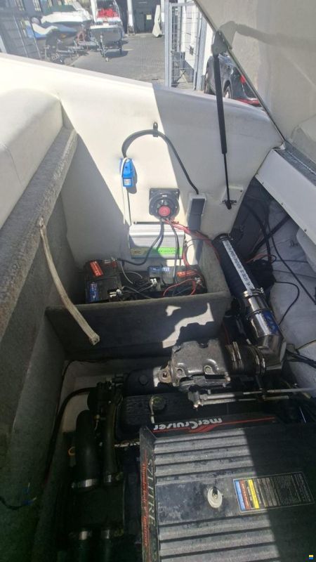 Aquatron 2350 DAYCRUISER