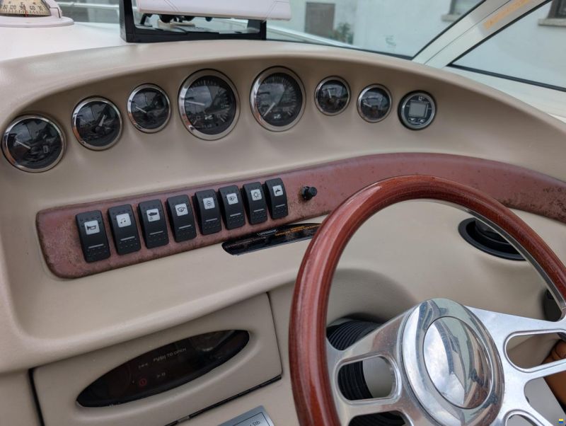 Sea Ray 230 Signature