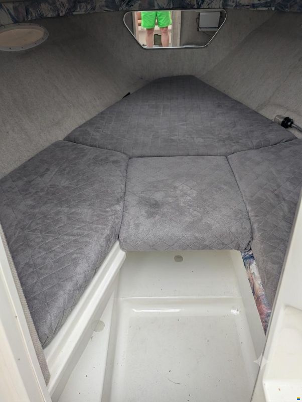 Sea Ray 230 Signature